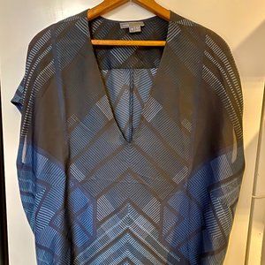 🔥VINCE 🔥Chevron Plaid Silk V-Neck Top Medium 🔥